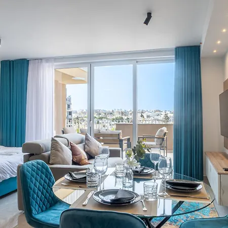 Centre Penthouse In St Julians - 4 Guests * Saint Julian's