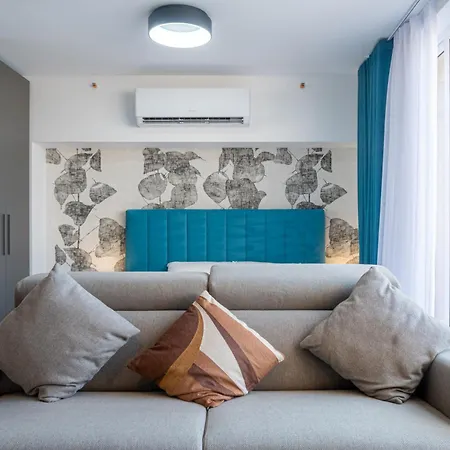 Apartment Centre Penthouse In St Julians - 4 Guests